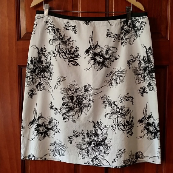 Eddie Bauer Dresses & Skirts - Sassy Eddie Bauer cotton skirt!